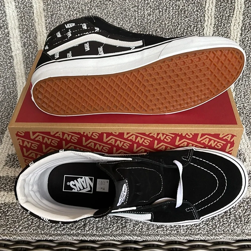 Vans Men’s Sk8-Hi Vans Black/True White Sneakers - Picture 4 of 16